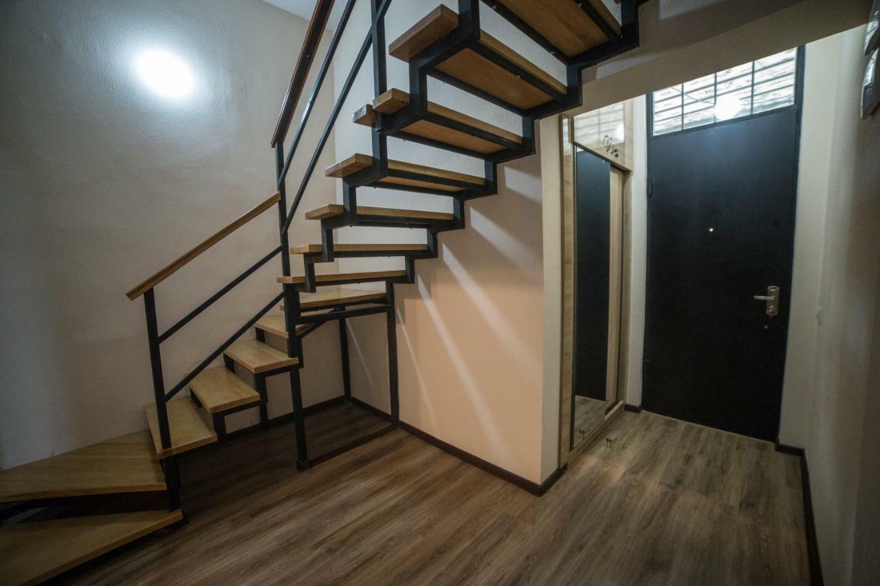 Your Apartment In This City N2 Tbilisi Luaran gambar